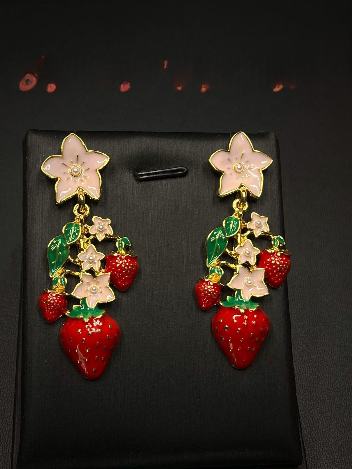 Individuality niche strawberry earrings temperament versatile vintage earrings