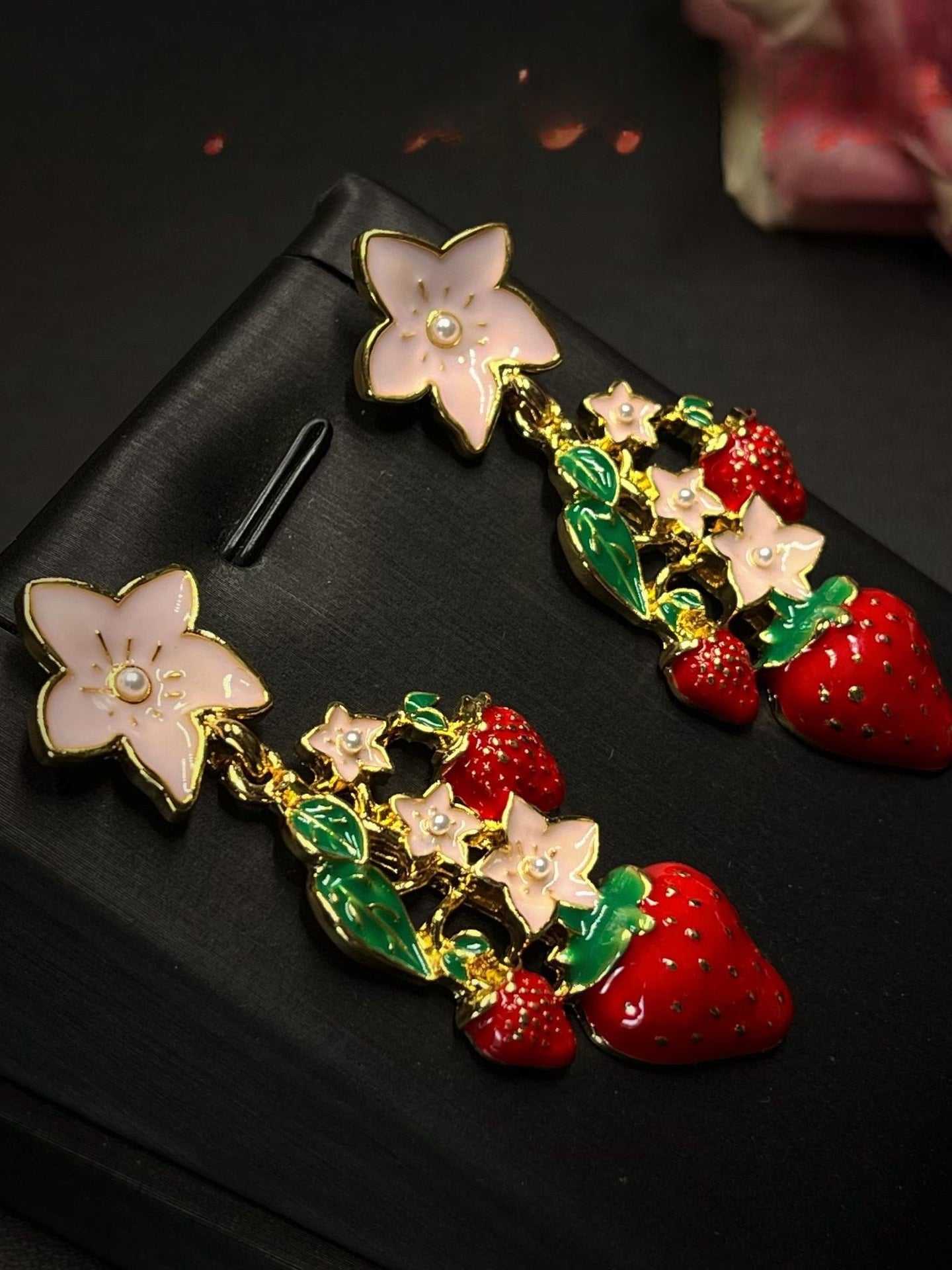 Individuality niche strawberry earrings temperament versatile vintage earrings