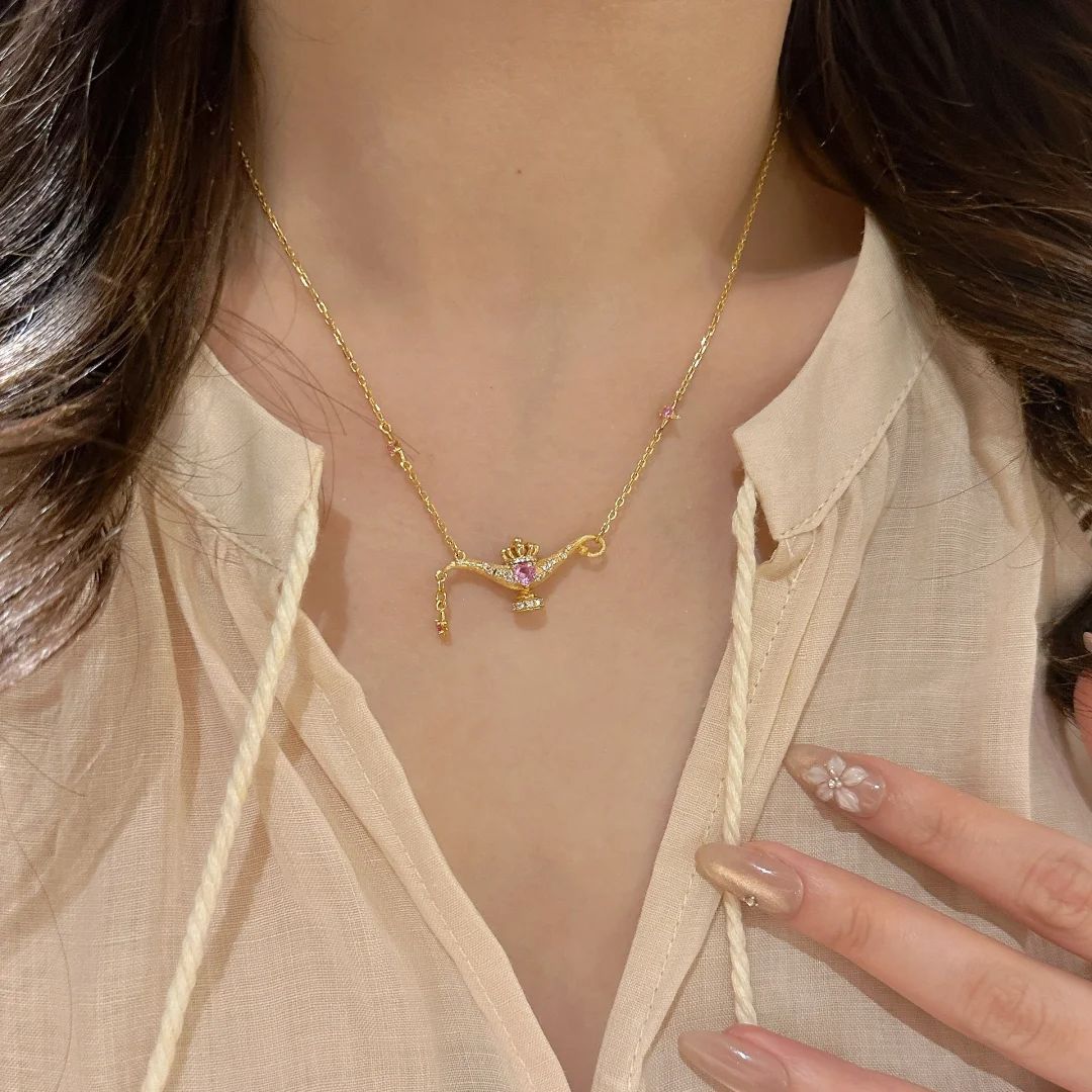 Sweetheart leader Aladdin magic lamp necklace female light luxury style brushed flash micro-inlaid dynamic pink diamond pendant clavicle chain