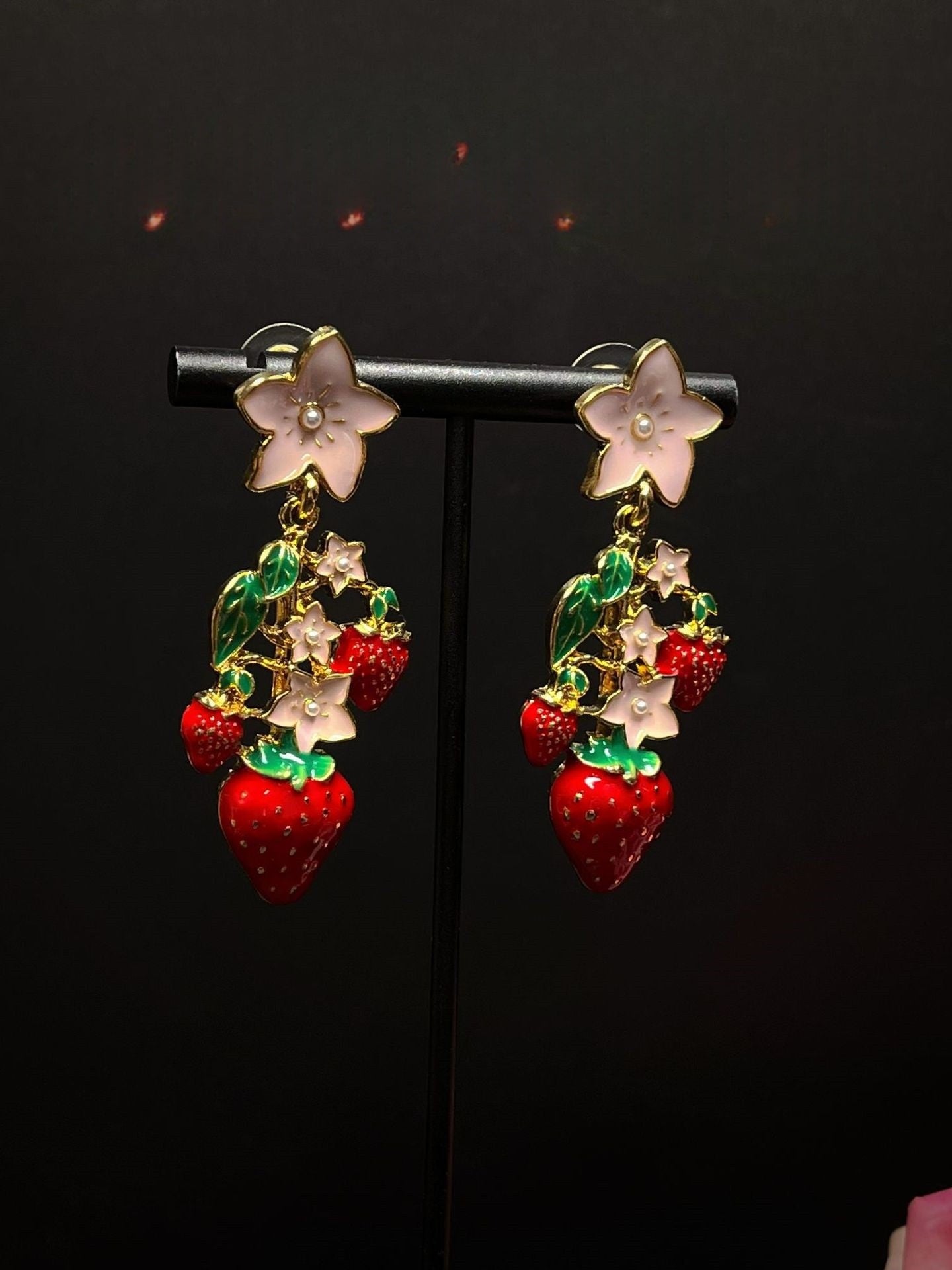 Individuality niche strawberry earrings temperament versatile vintage earrings