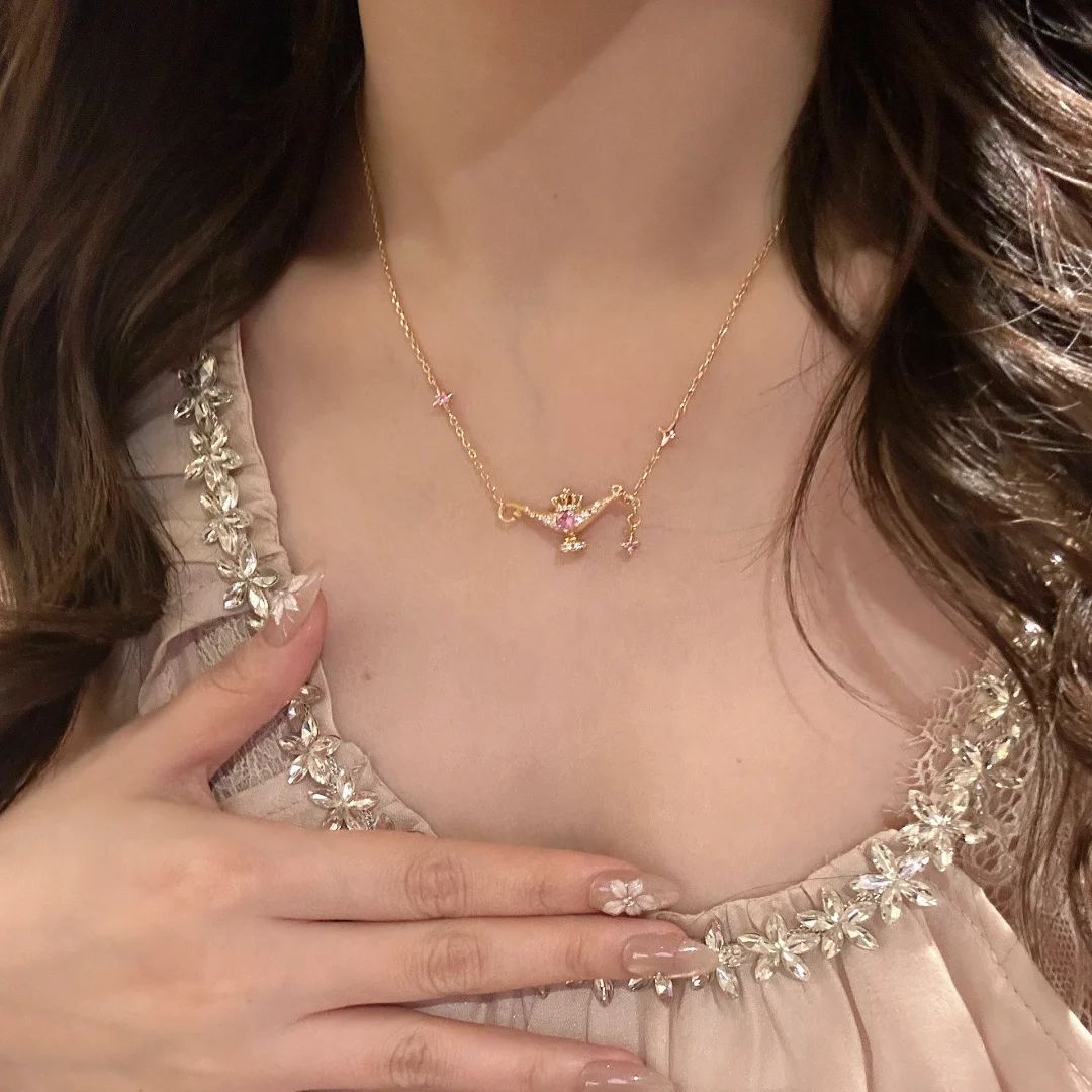 Sweetheart leader Aladdin magic lamp necklace female light luxury style brushed flash micro-inlaid dynamic pink diamond pendant clavicle chain