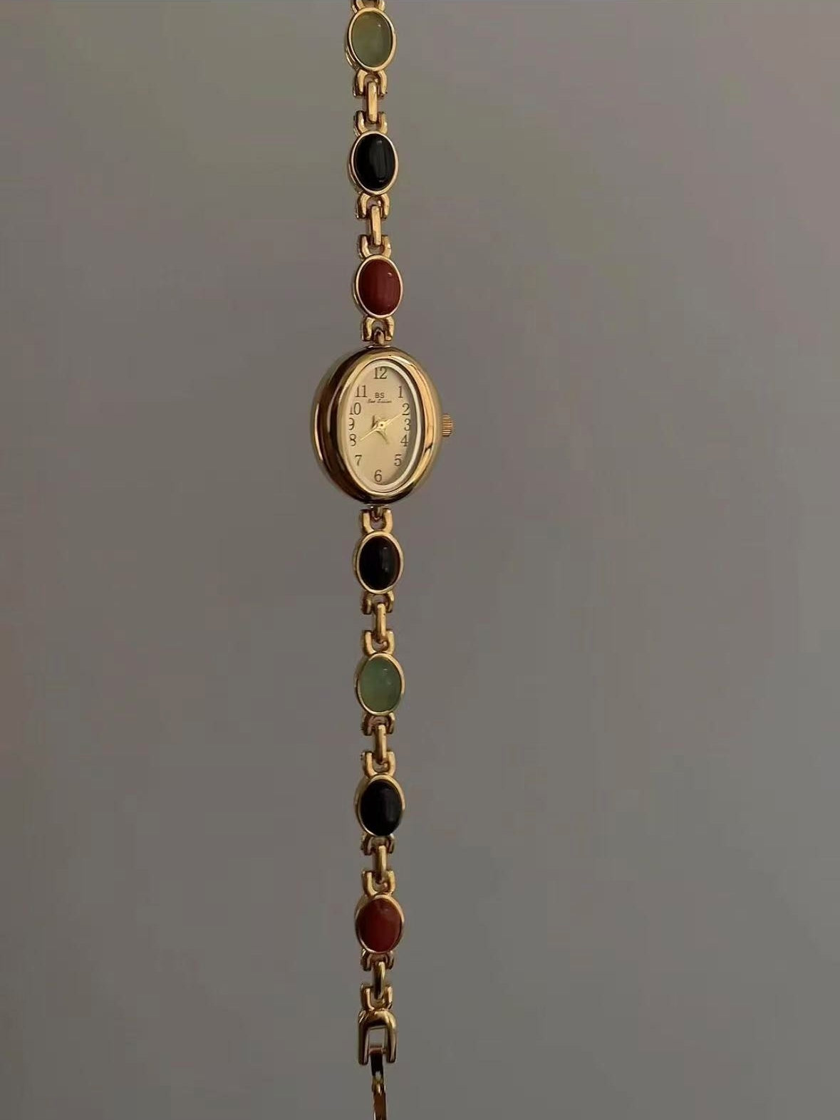 Niche design vintage watch light luxury exquisite mini natural stone retro fashion bracelet watch for women
