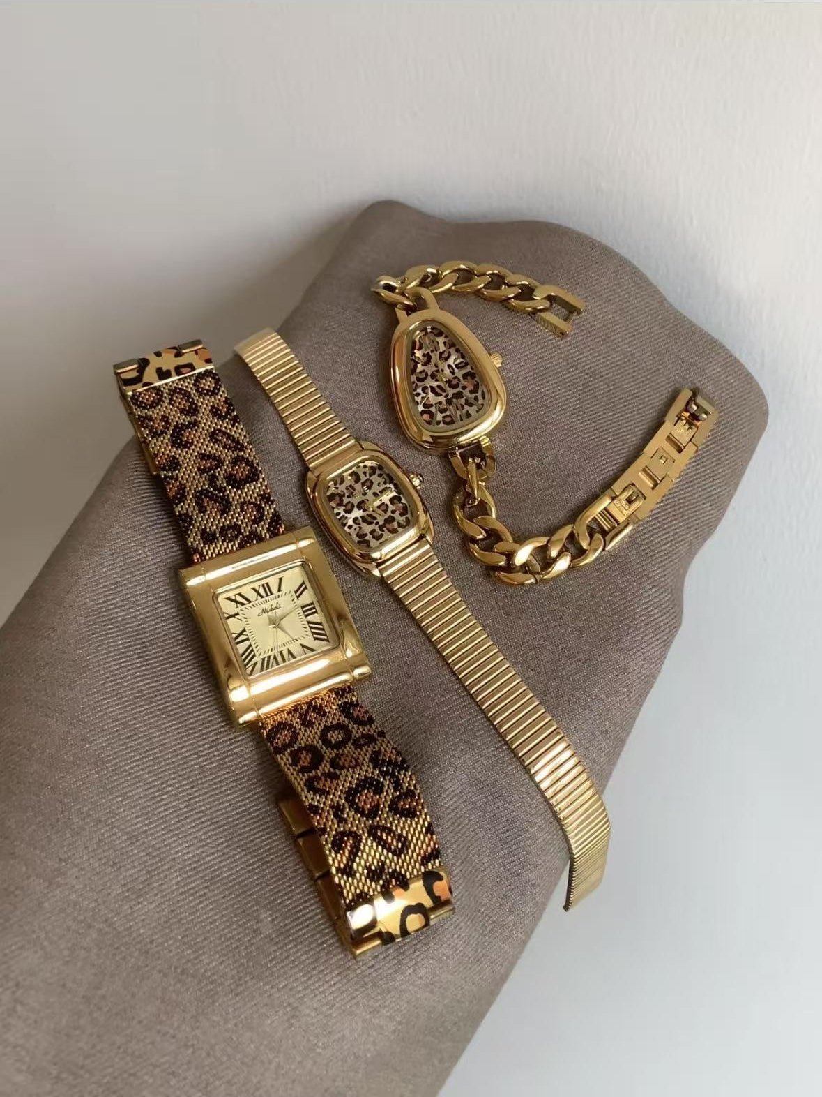 Classic leopard print retro watch design fashionable personality high-end exquisite atmosphere women's watch
