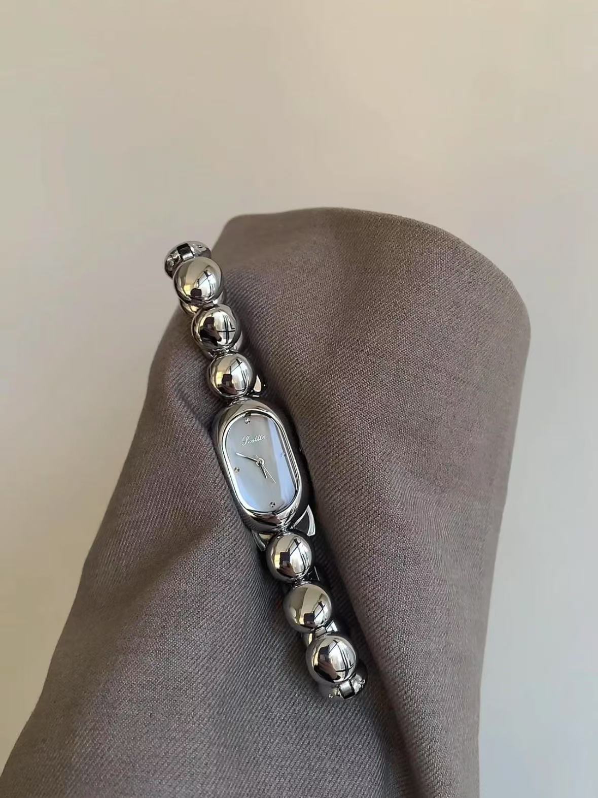 Oval niche design gray bean steel band quartz watch temperament fashion senior women's watch