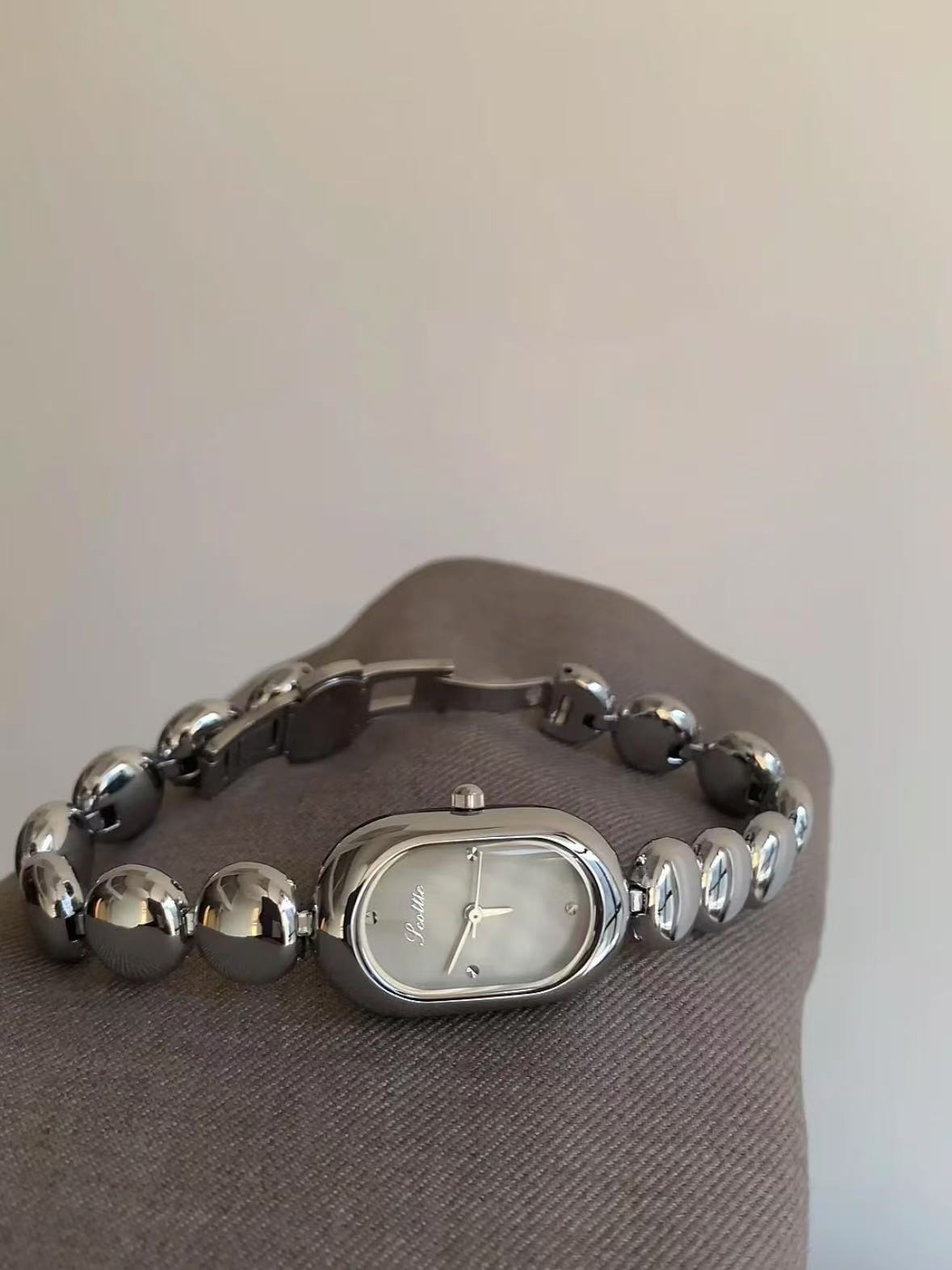 Oval niche design gray bean steel band quartz watch temperament fashion senior women's watch