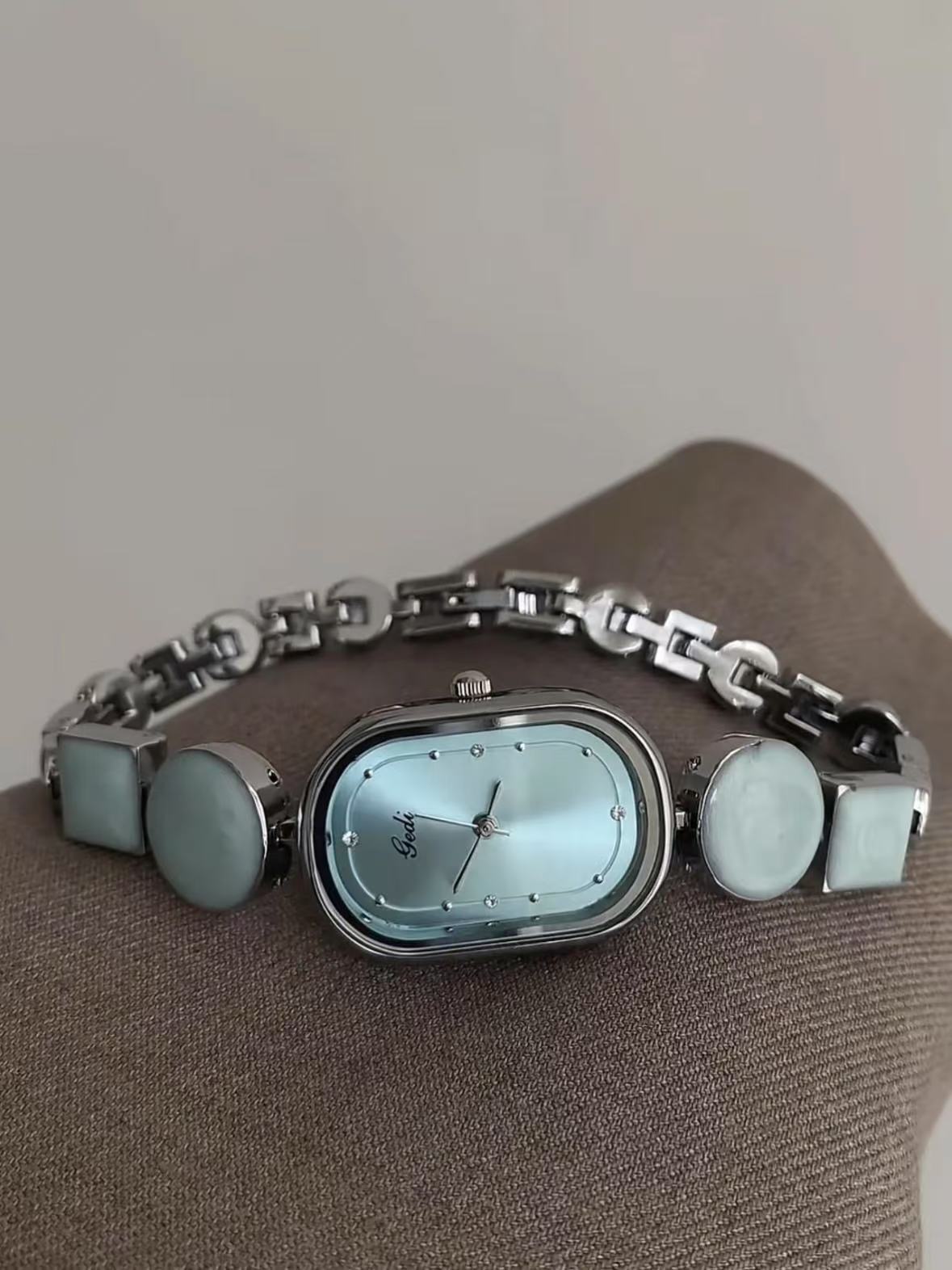 Irregular chain niche design watch exquisite fashion glacier blue temperament watch for women