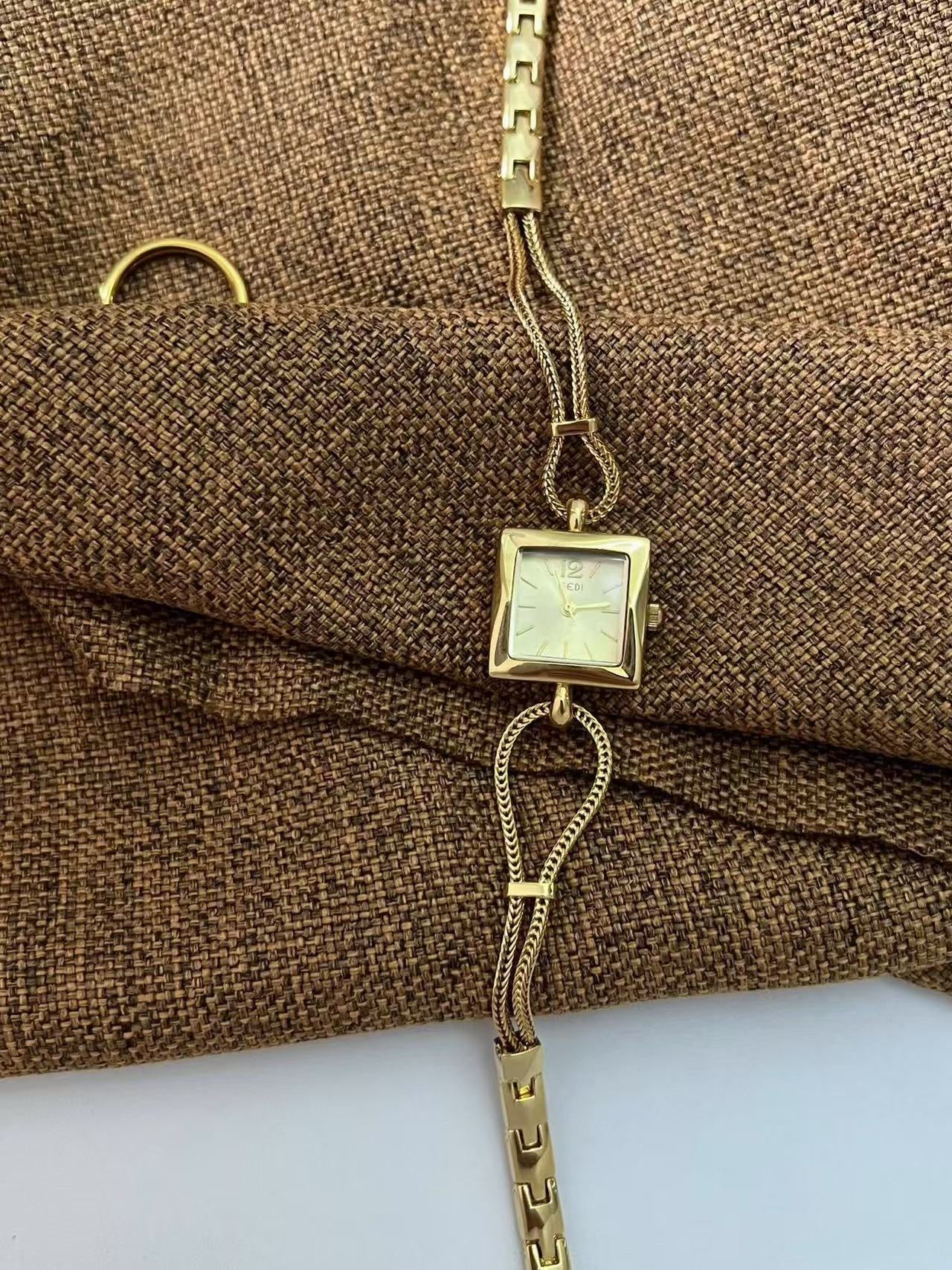 Simple high-end bracelet chain square watch for women gold niche design watch