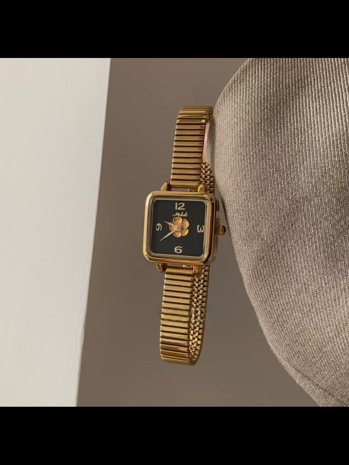Vintage Camellia Square Women's Watch Light Luxury Second-hand Quartz Watch