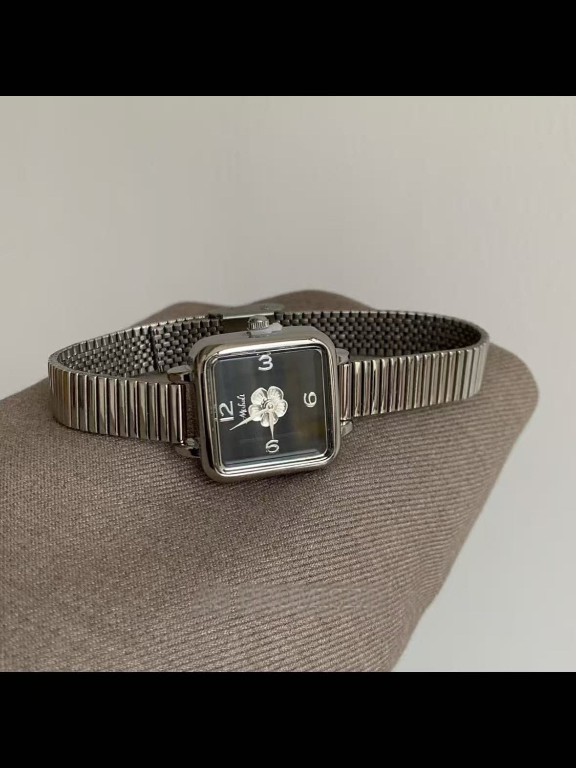 Vintage Camellia Square Women's Watch Light Luxury Second-hand Quartz Watch