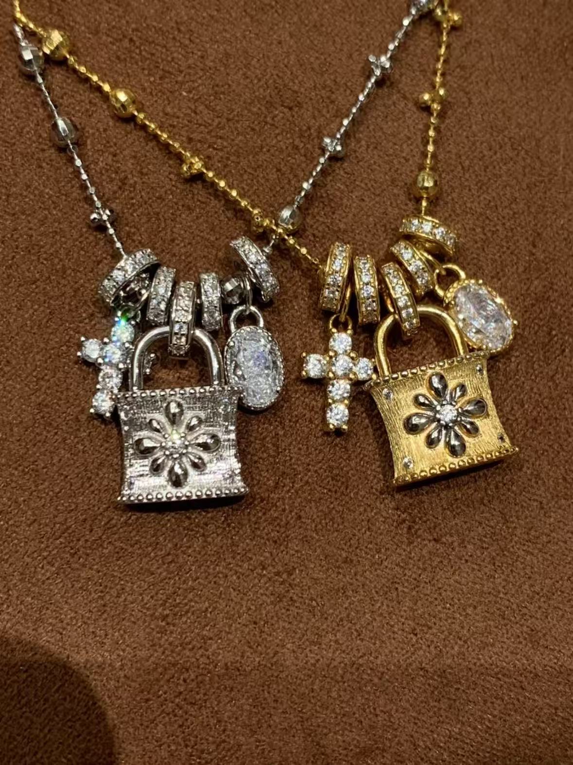 Vintage gold/silver cross necklace clavicle chain Las craft light luxury niche