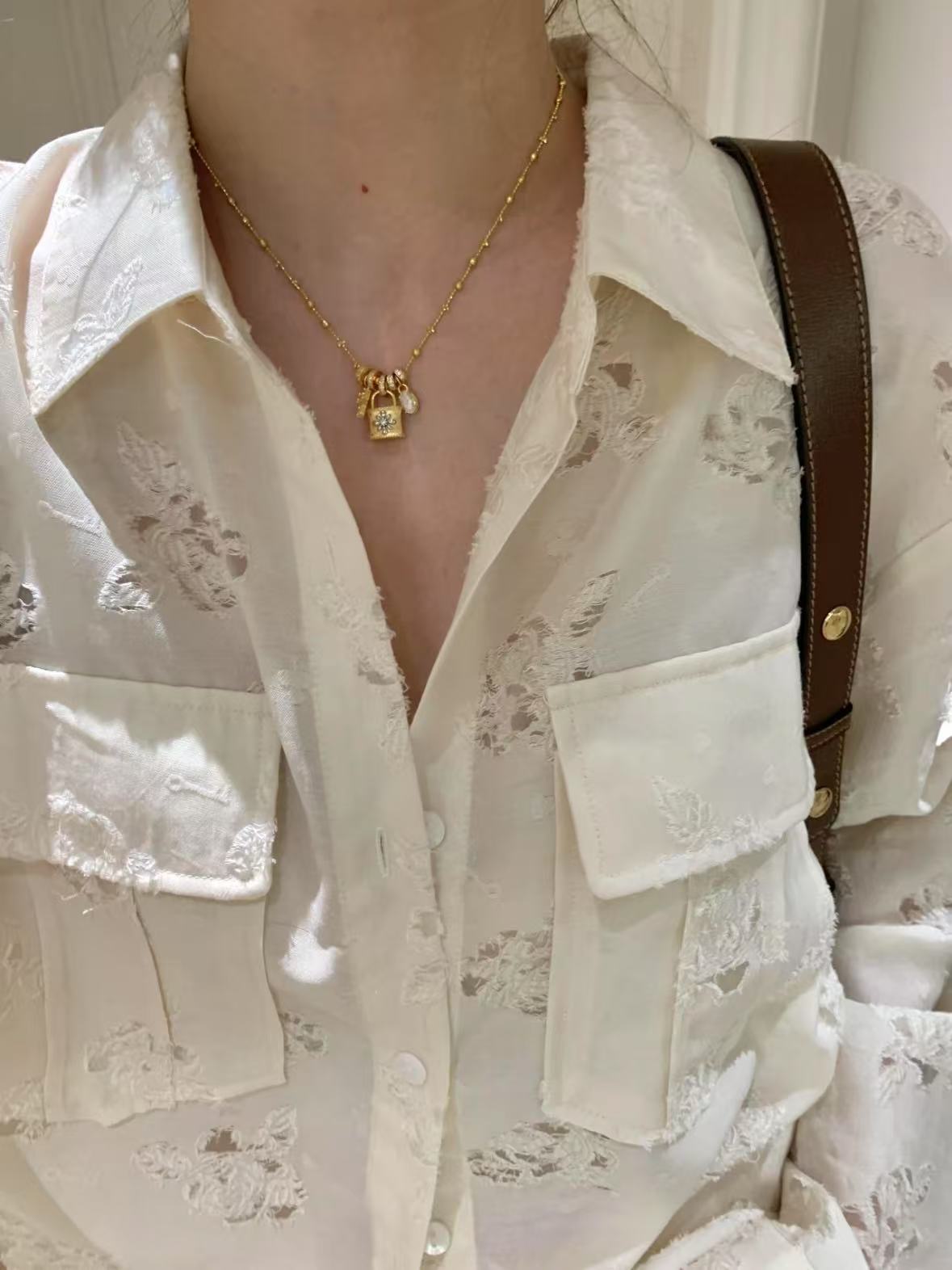 Vintage gold/silver cross necklace clavicle chain Las craft light luxury niche